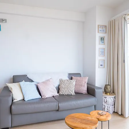 Cozy With Sleeping Area And Sea View